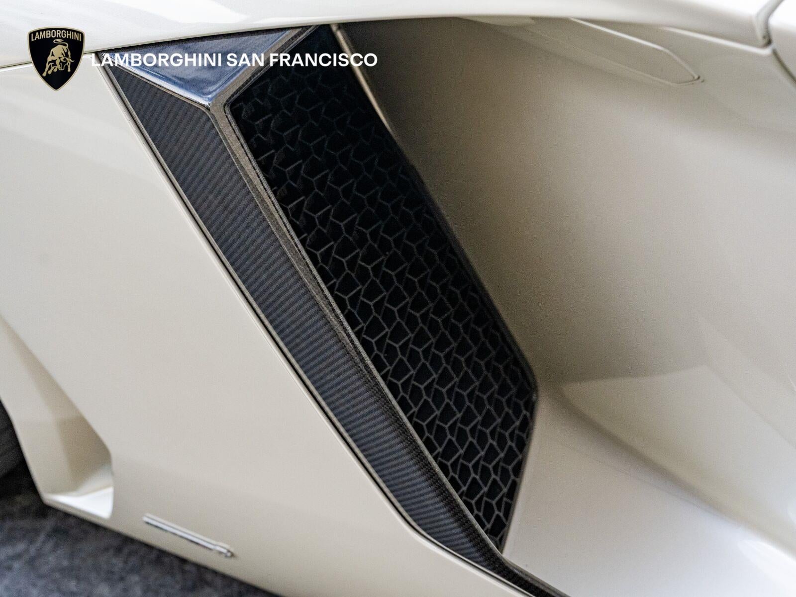 2016 Lamborghini Aventador LP 700-4 Roadster