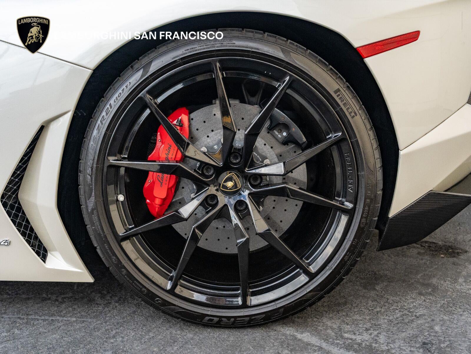 2016 Lamborghini Aventador LP 700-4 Roadster