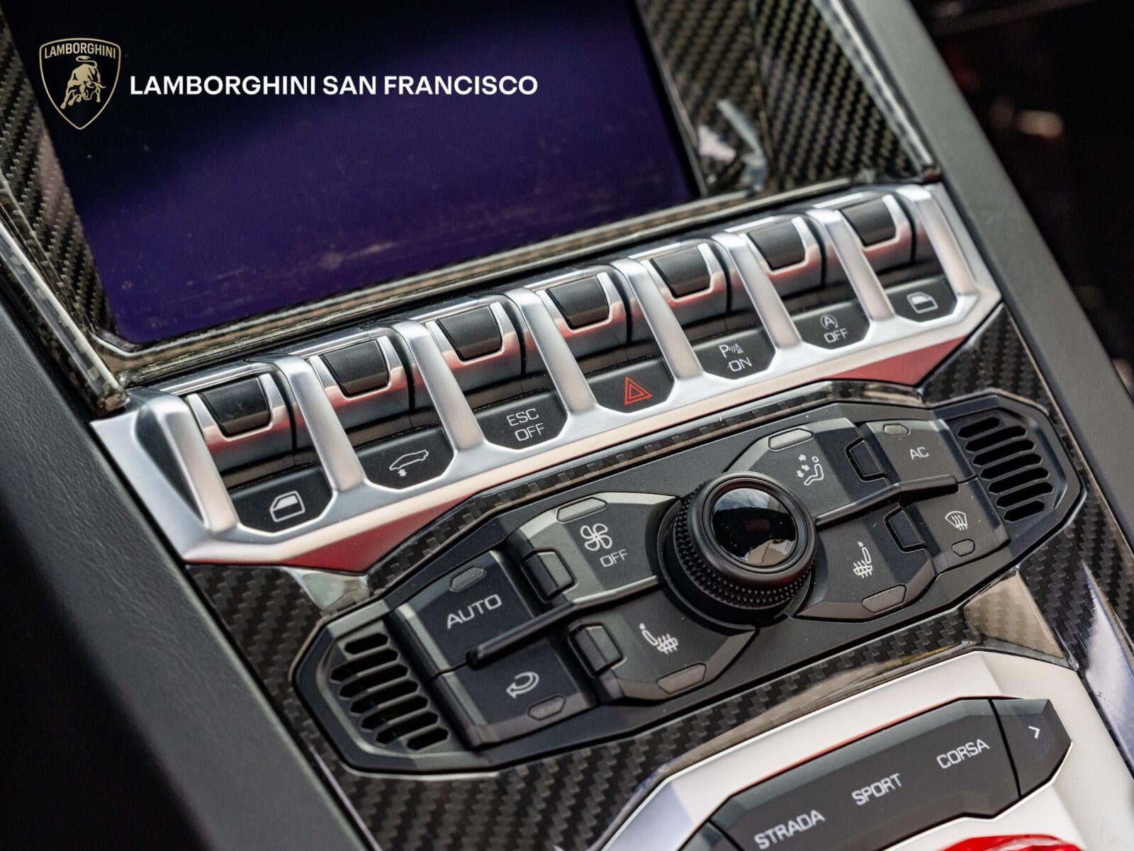 2016 Lamborghini Aventador LP 700-4 Roadster