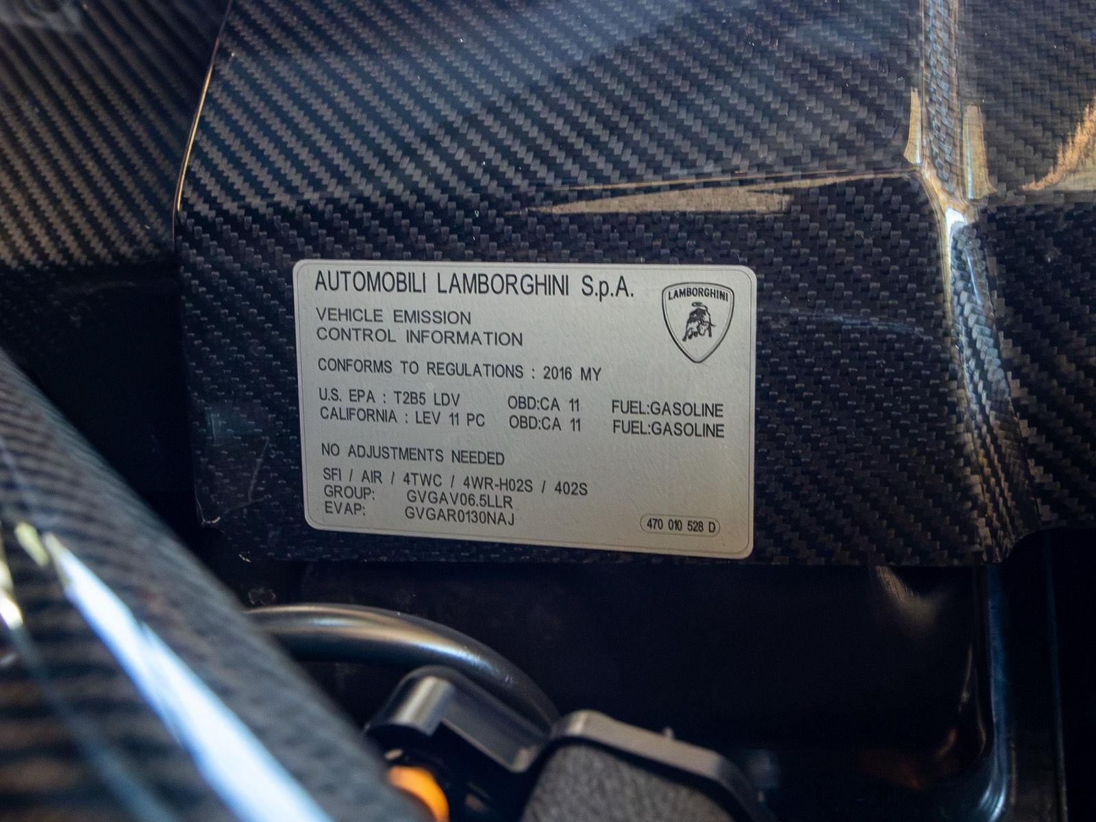 2016 Lamborghini Aventador Roadster LP 700-4 Pirelli Edition