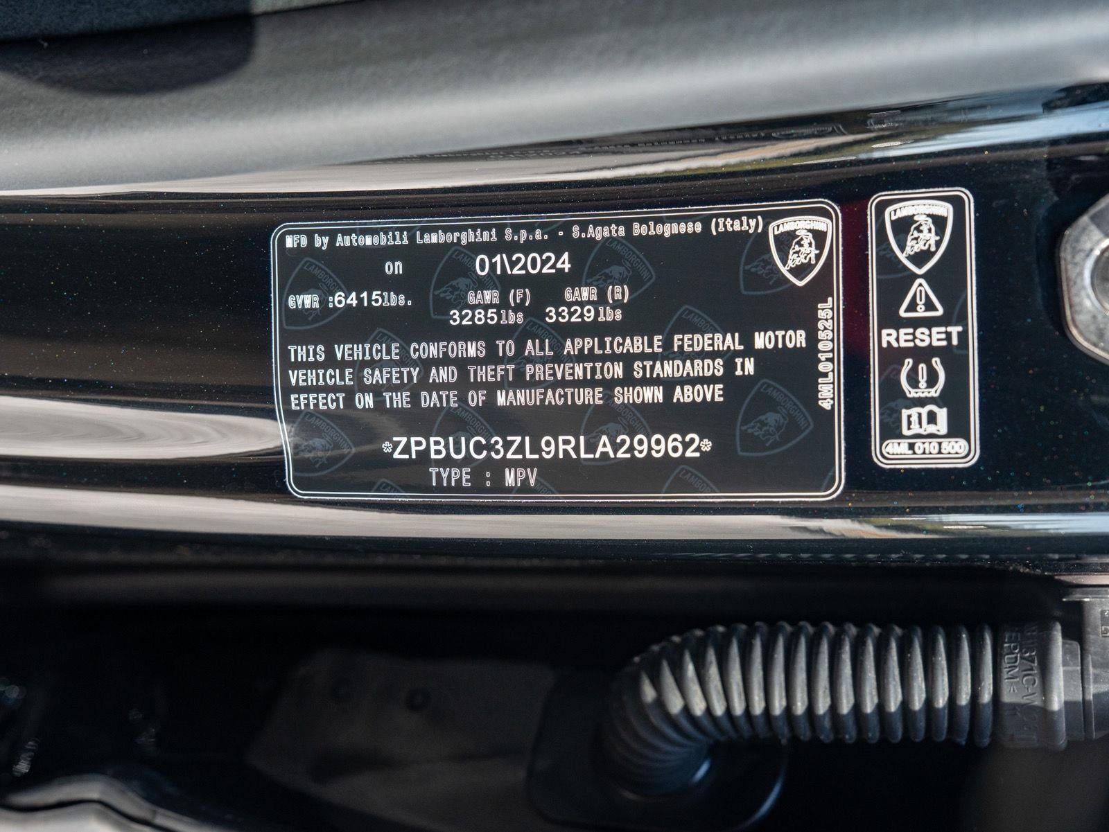 2024 Lamborghini Urus Performante