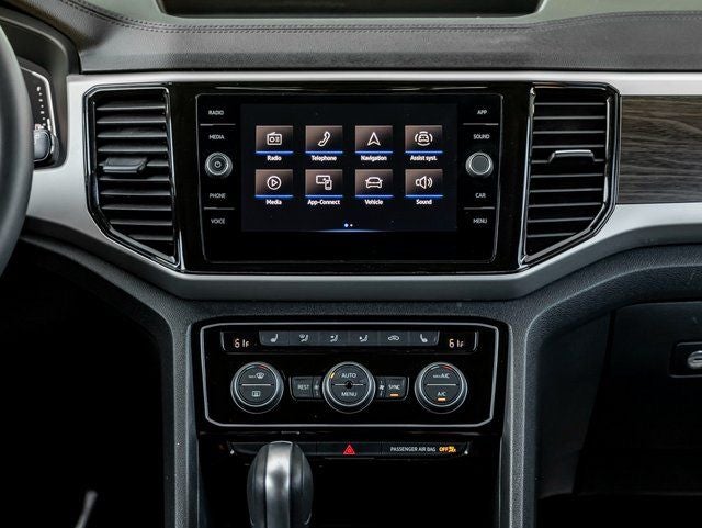 2022 Volkswagen Atlas 3.6L V6 SE w/Technology