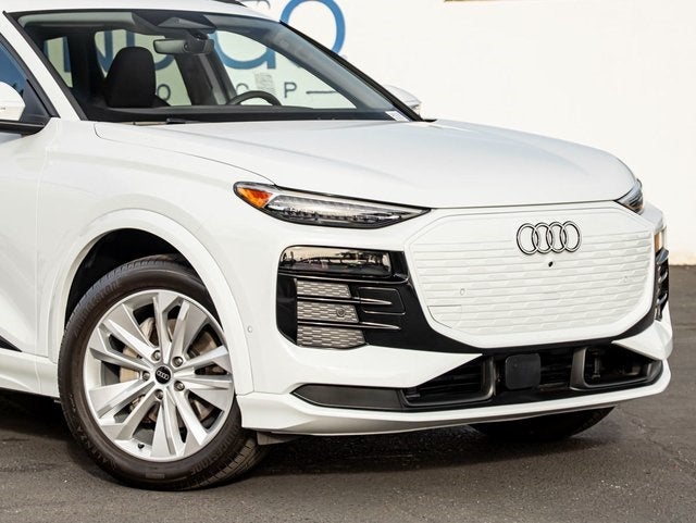 2025 Audi Q6 e-tron Premium Plus