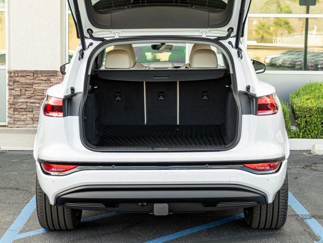 2025 Audi Q6 e-tron Premium Plus quattro