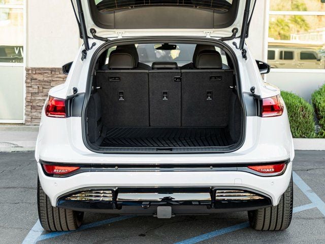 2025 Audi SQ6 e-tron Prestige quattro