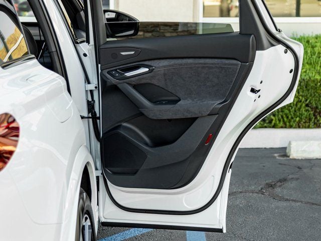 2025 Audi SQ6 e-tron Prestige quattro