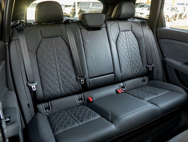 2025 Audi SQ6 e-tron Prestige quattro