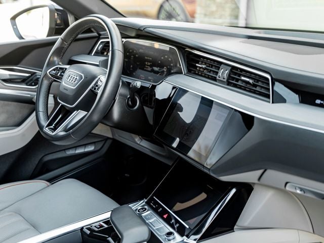 2024 Audi Q8 e-tron Prestige quattro