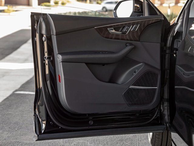 2023 Audi Q8 55 Premium Plus quattro