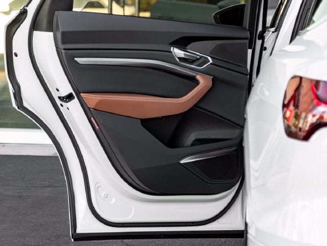 2024 Audi Q8 Sportback e-tron Premium Plus S line quattro