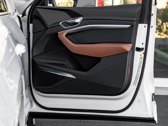 2024 Audi Q8 Sportback e-tron Premium Plus S line quattro