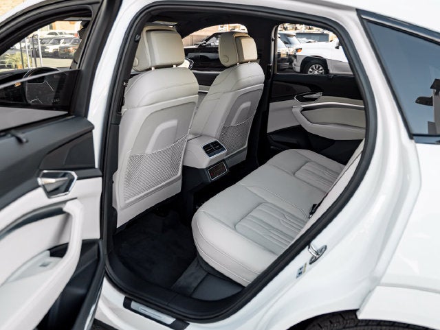 2024 Audi Q8 Sportback e-tron Prestige S line quattro