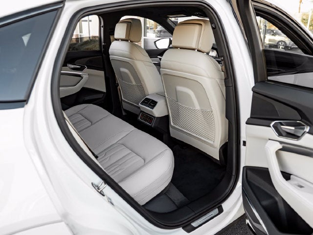 2024 Audi Q8 Sportback e-tron Prestige S line quattro