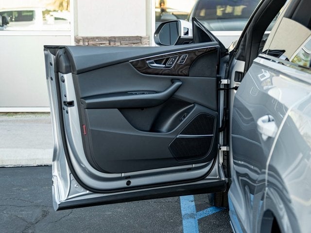 2021 Audi Q8 55 Premium Plus quattro