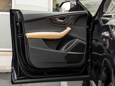 2025 Audi Q8 55 Premium Plus quattro