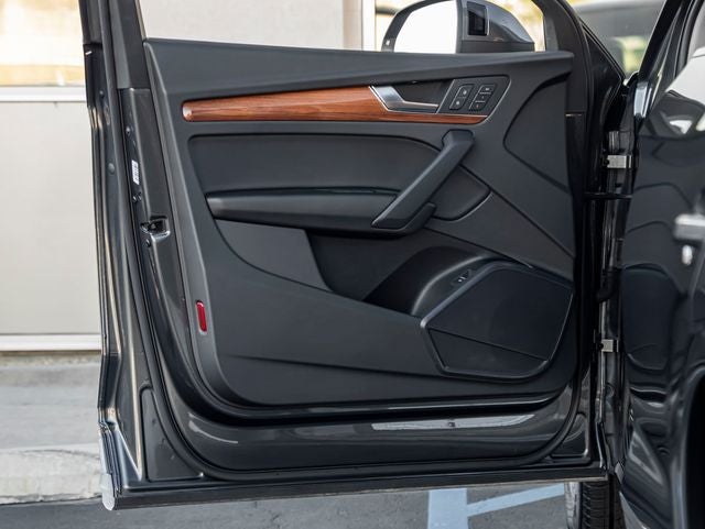 2023 Audi Q5 45 S line Premium quattro