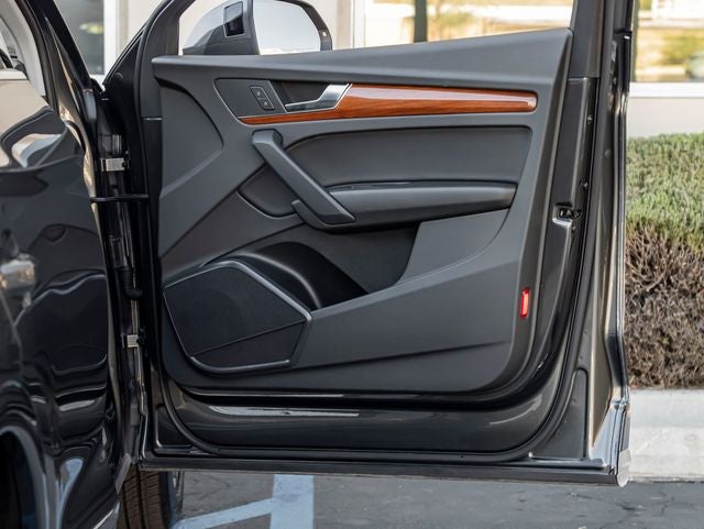 2023 Audi Q5 45 S line Premium quattro