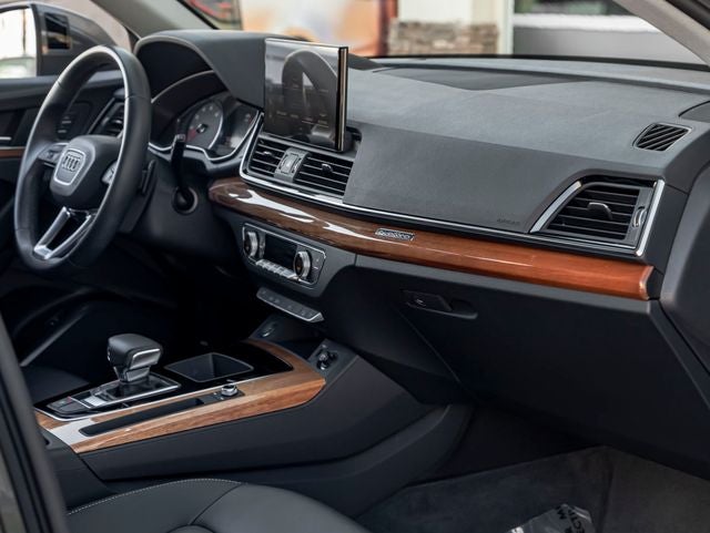 2023 Audi Q5 45 S line Premium quattro