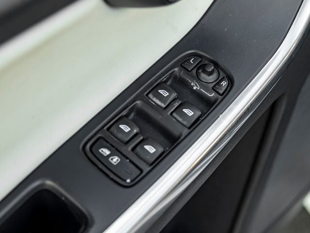 2017 Volvo XC60 T6 Dynamic