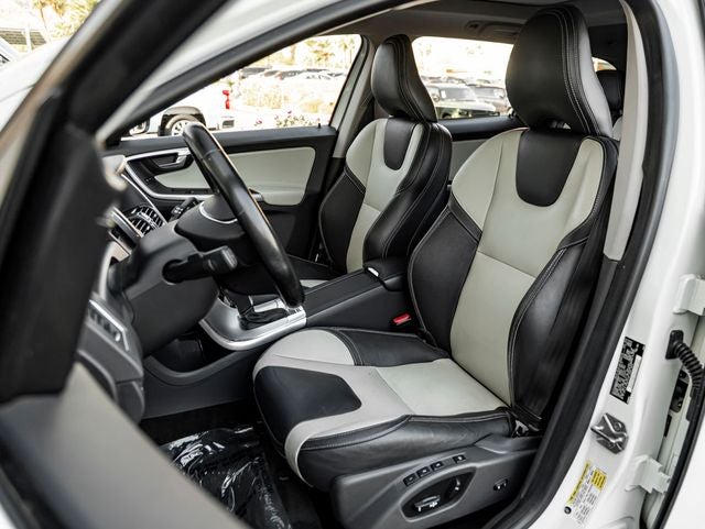 2017 Volvo XC60 T6 Dynamic