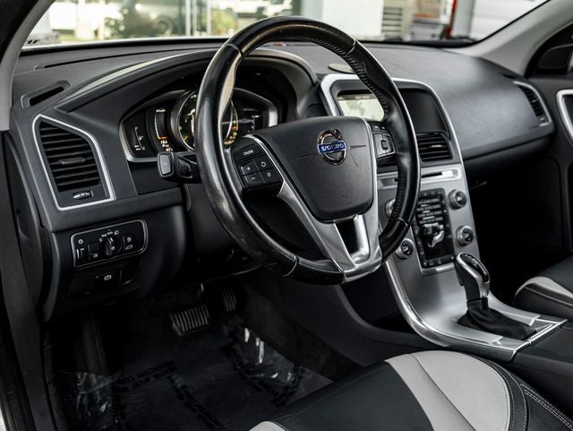 2017 Volvo XC60 T6 Dynamic