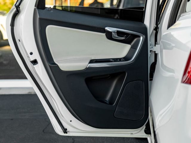 2017 Volvo XC60 T6 Dynamic