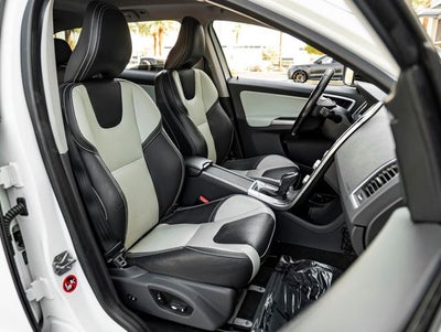 2017 Volvo XC60 T6 Dynamic