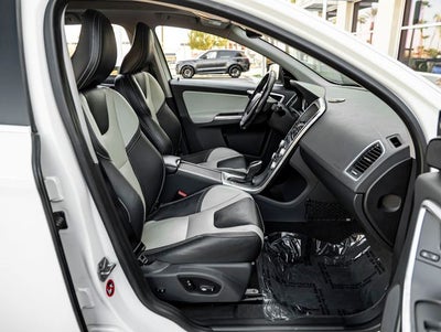 2017 Volvo XC60 T6 Dynamic