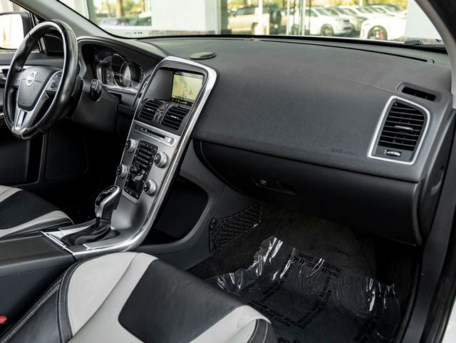 2017 Volvo XC60 T6 Dynamic