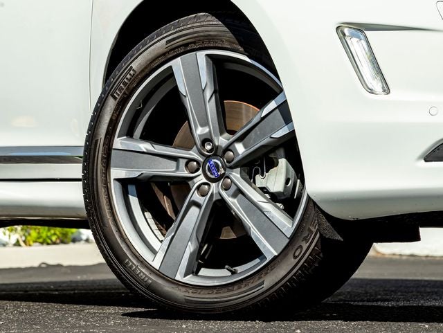 2017 Volvo XC60 T6 Dynamic