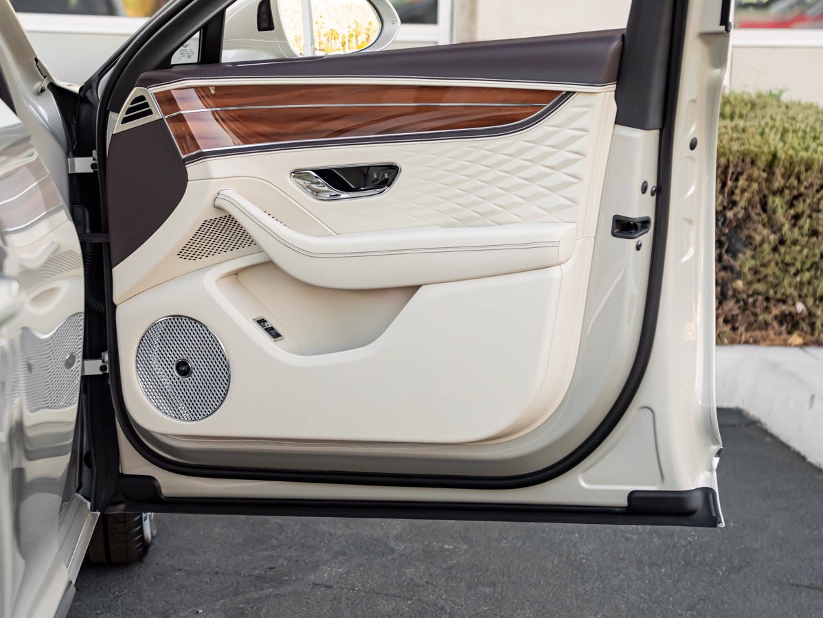 2026 Bentley Flying Spur Azure