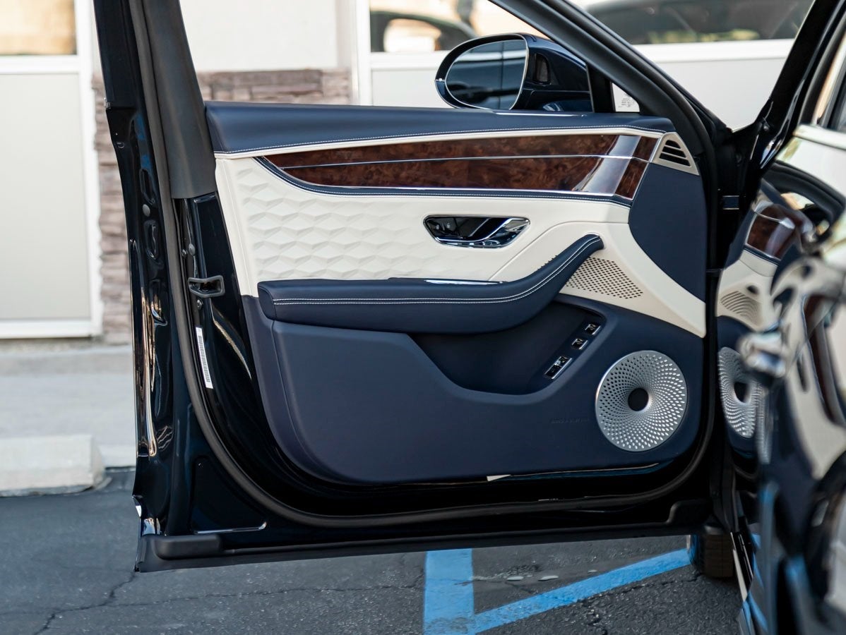 2026 Bentley Flying Spur Mulliner