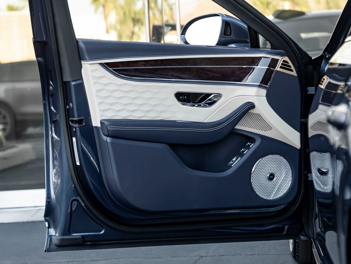 2026 Bentley Flying Spur Mulliner