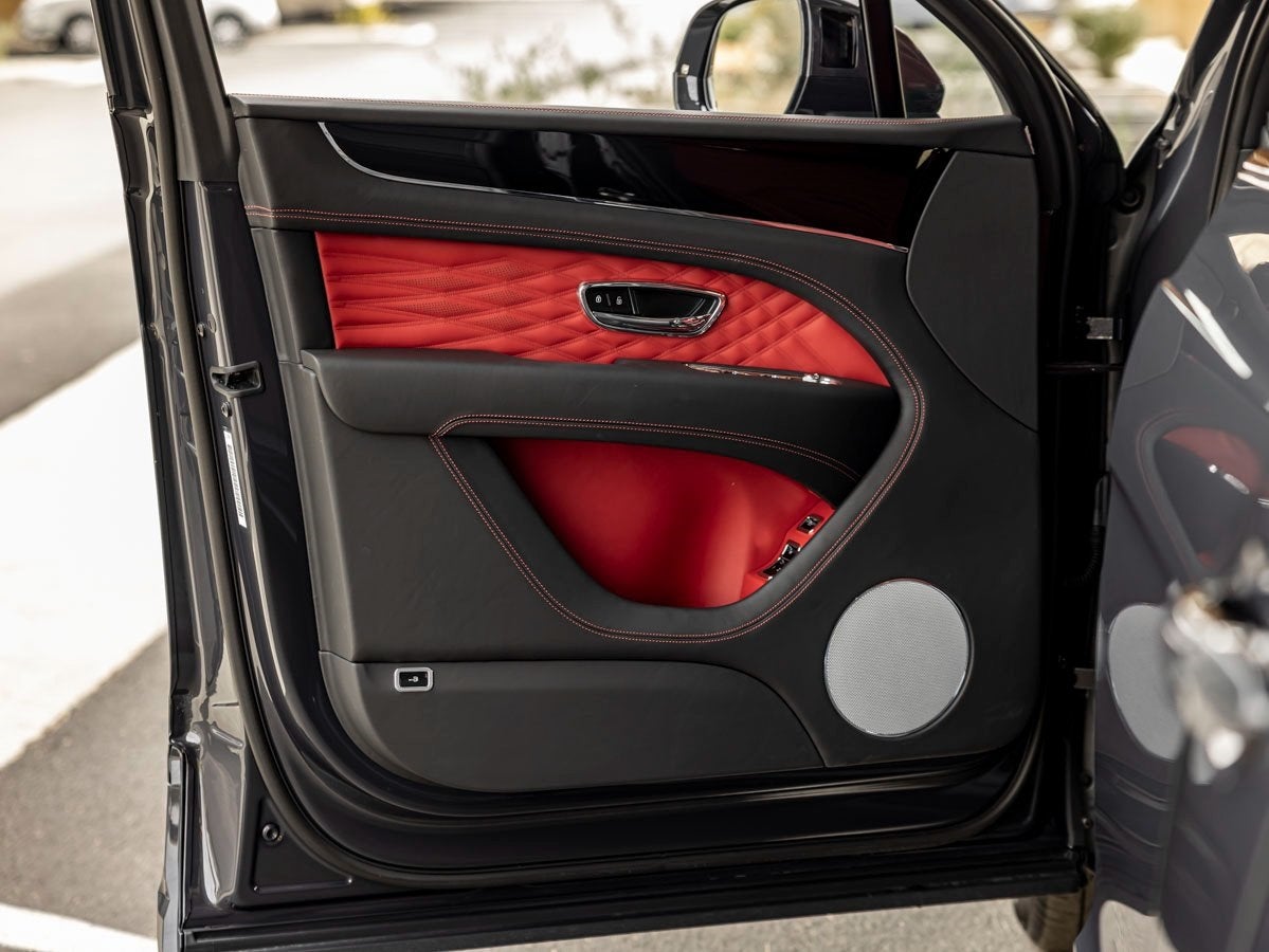 2025 Bentley Bentayga Hybrid Azure Hybrid