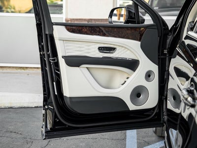 2025 Bentley Bentayga V8