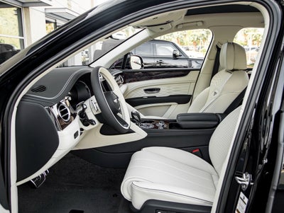 2025 Bentley Bentayga V8