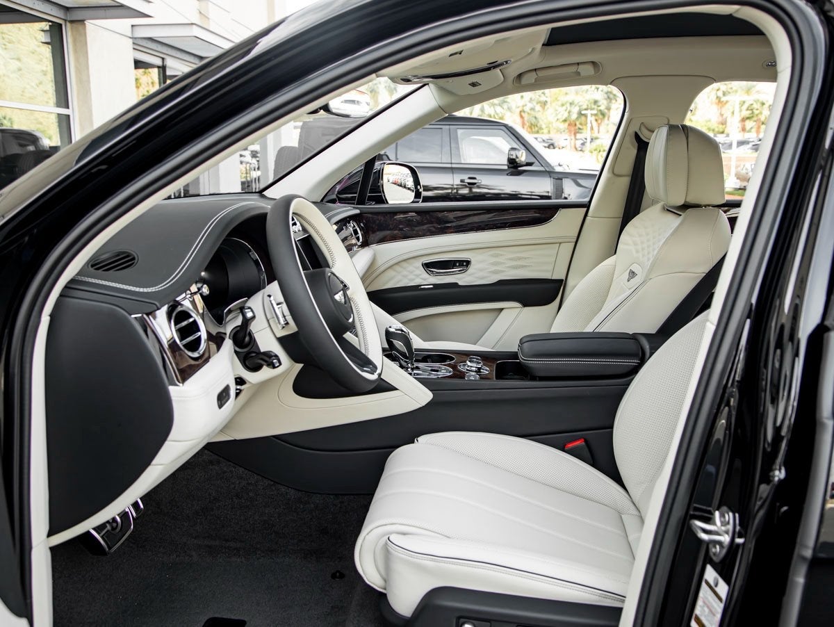 2025 Bentley Bentayga V8