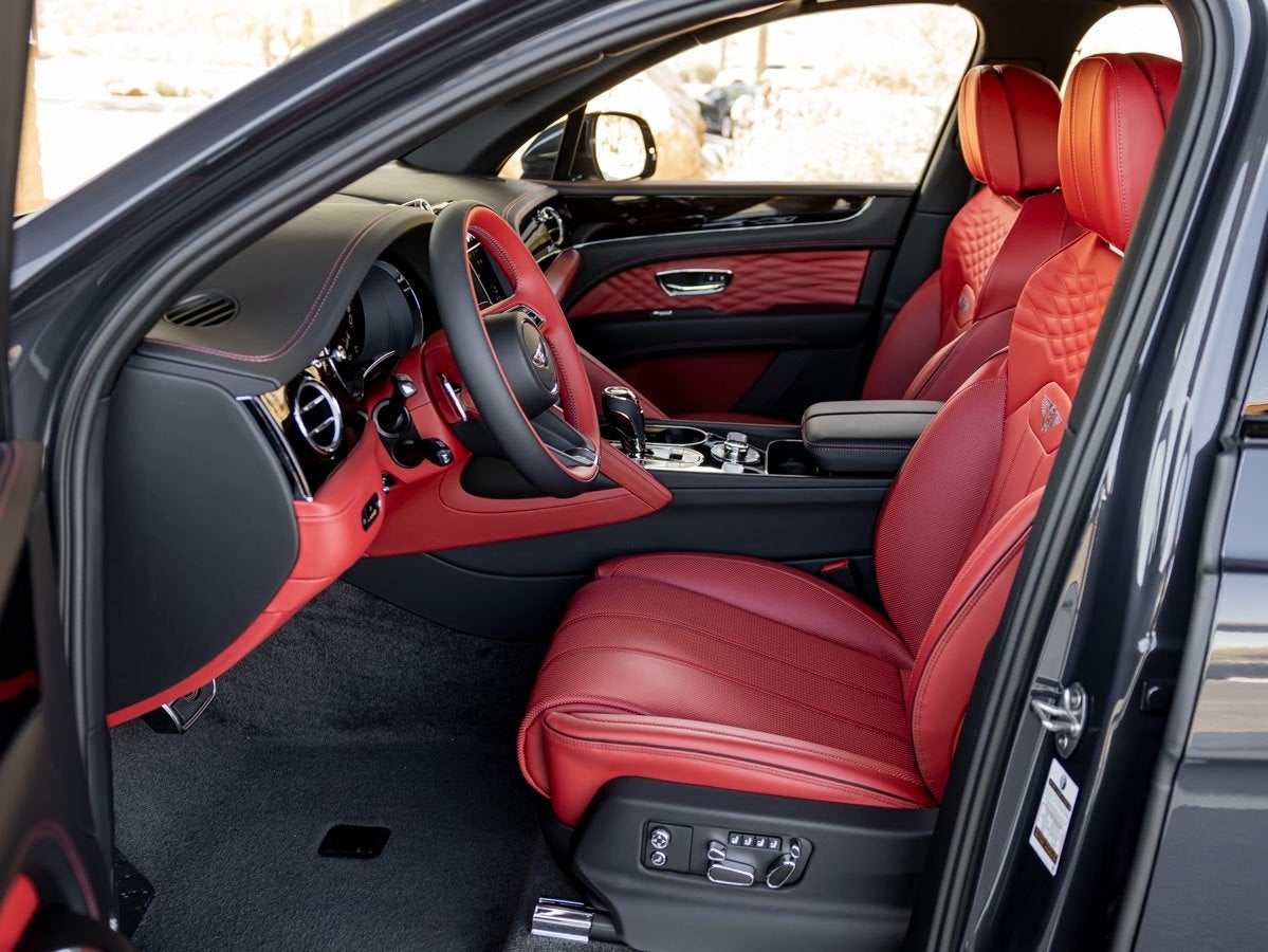 2025 Bentley Bentayga Azure V8