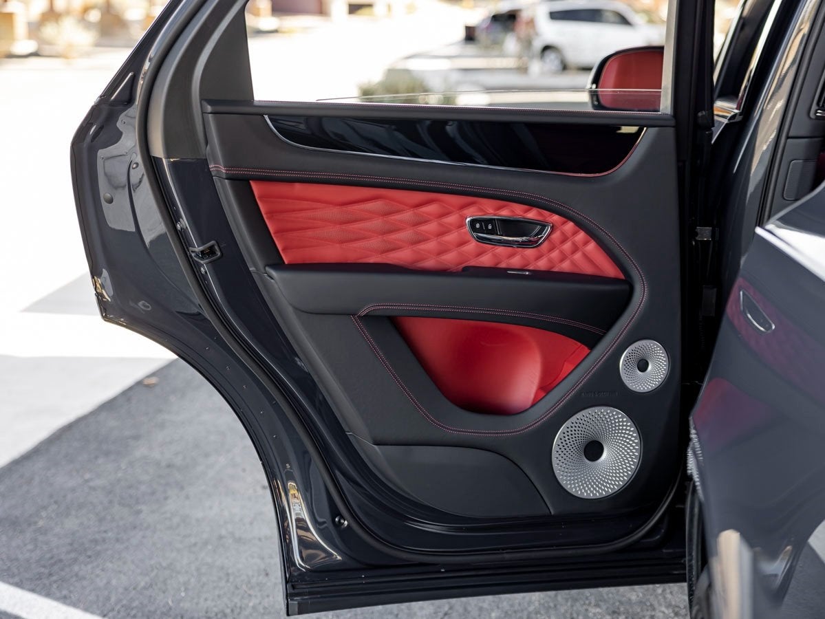 2025 Bentley Bentayga Azure V8