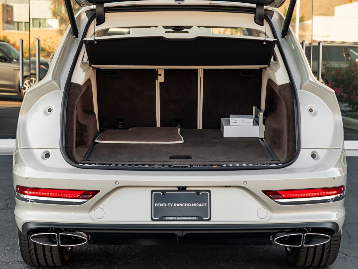 2026 Bentley Bentayga Azure V8