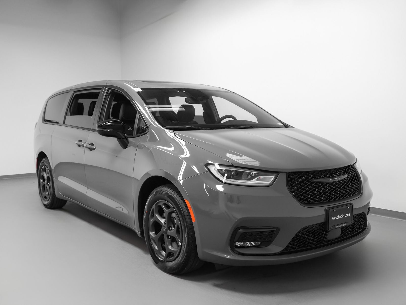 2023 Chrysler Pacifica Hybrid Limited S Appearance