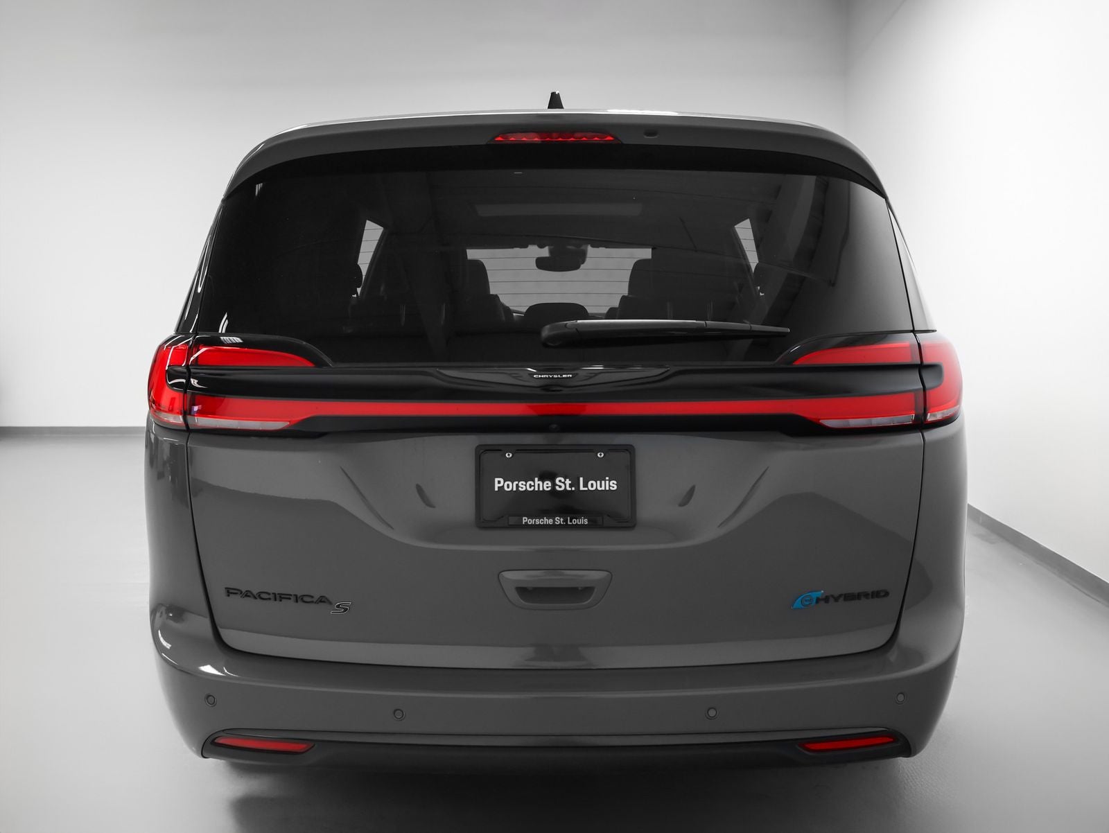 2023 Chrysler Pacifica Hybrid Limited S Appearance