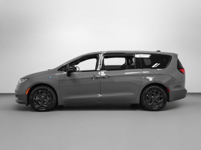 2023 Chrysler Pacifica Hybrid Limited S Appearance