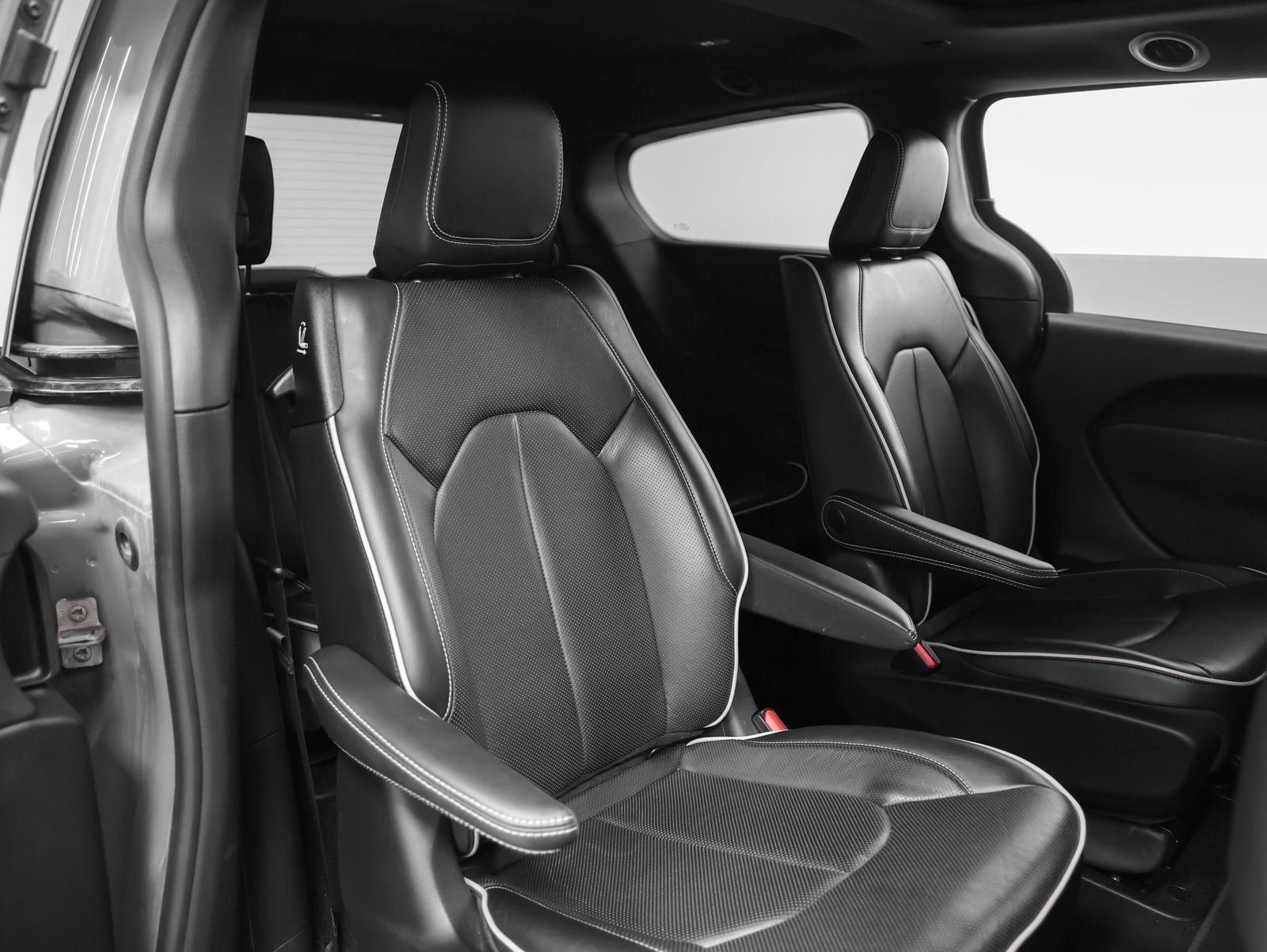 2023 Chrysler Pacifica Hybrid Limited S Appearance