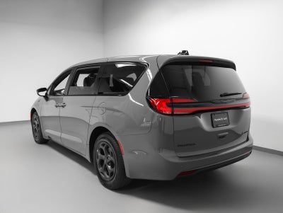 2023 Chrysler Pacifica Hybrid Limited S Appearance
