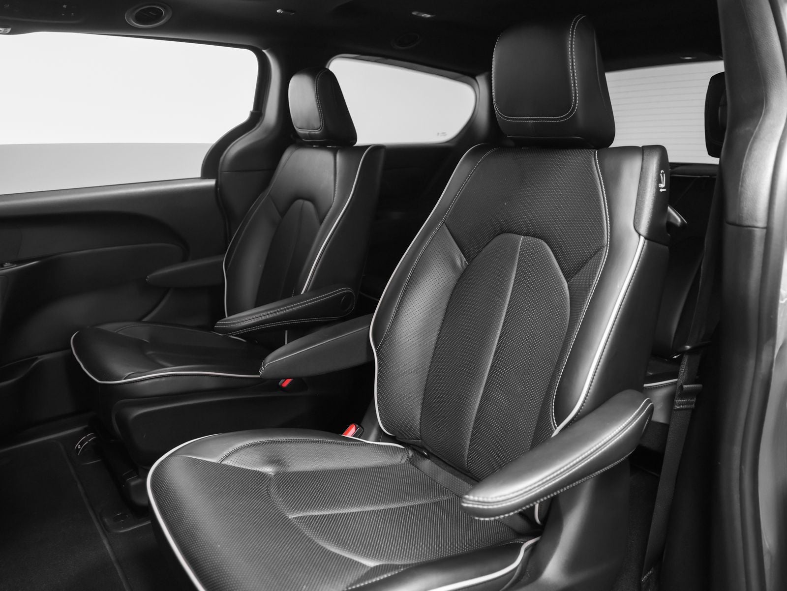 2023 Chrysler Pacifica Hybrid Limited S Appearance