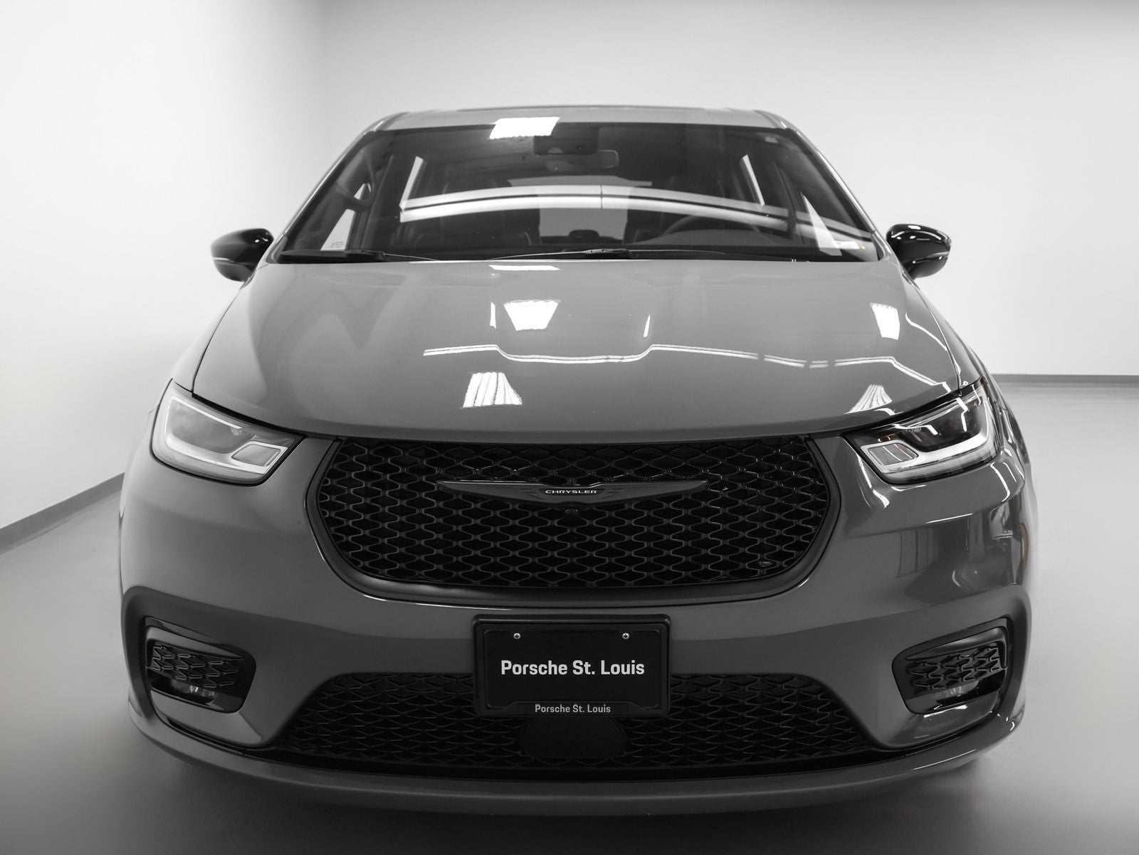 2023 Chrysler Pacifica Hybrid Limited S Appearance
