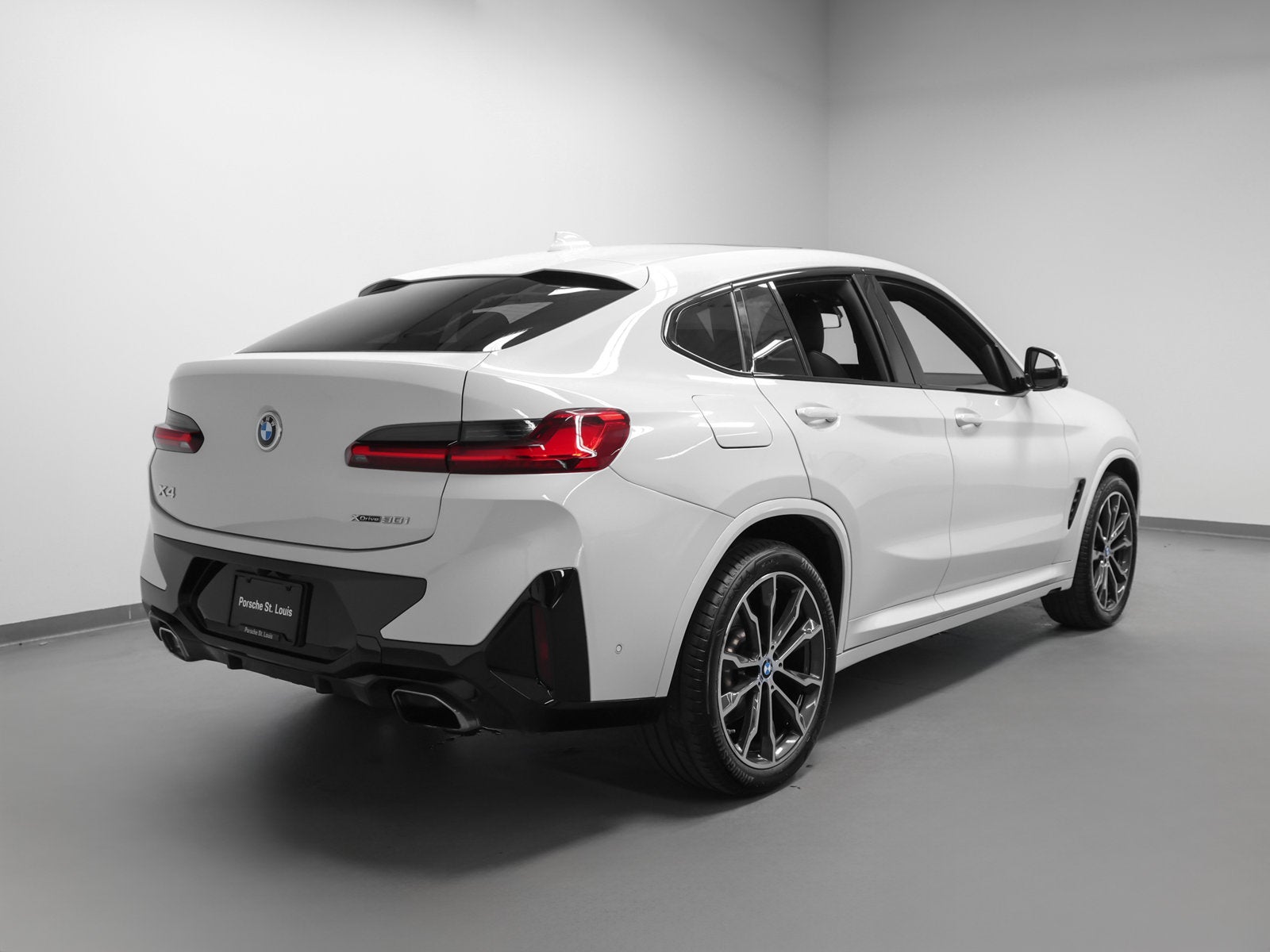 2023 BMW X4 xDrive30i