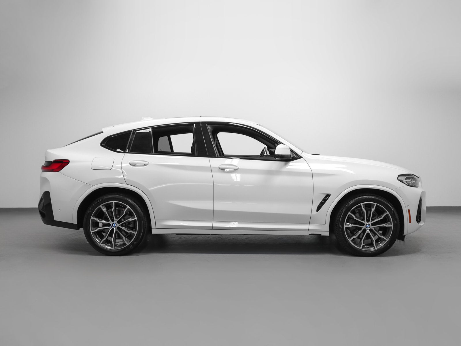 2023 BMW X4 xDrive30i