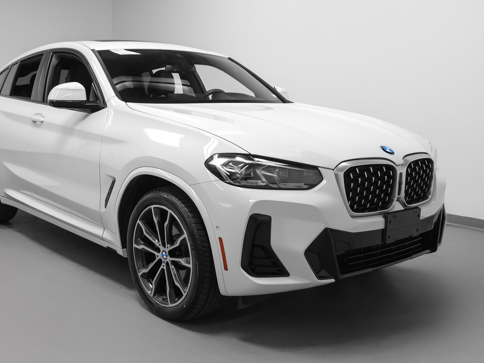 2023 BMW X4 xDrive30i